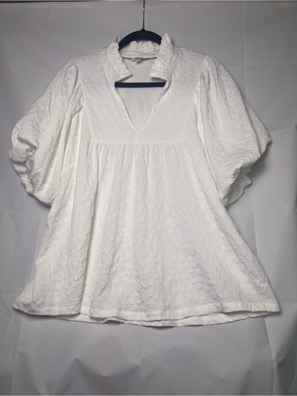 Umgee White Seersucker Bubble Sleeve Ruffle V-Neck Babydoll Tunic Boho Size L